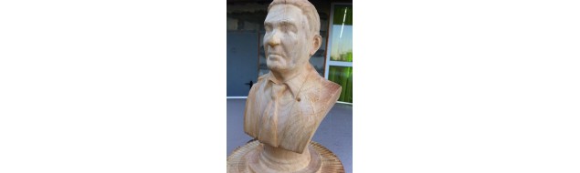 Сувениры из дерева, металла, пластика